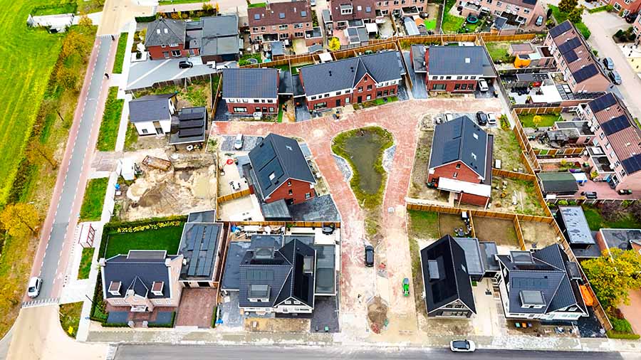 Project De Brink, 19 moderne woningen, drone foto