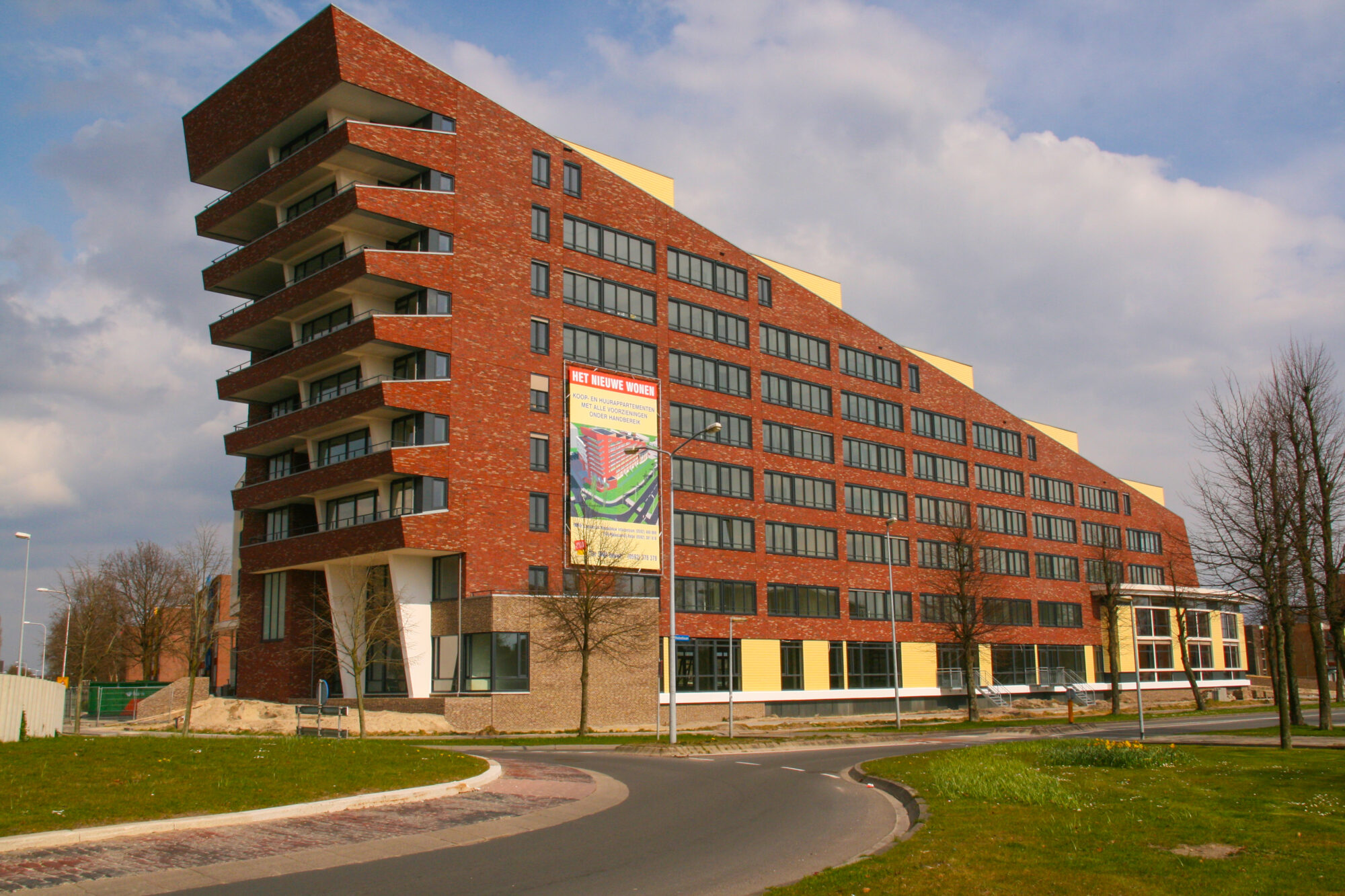 Zijkant Maturia Gezondheidsplein in Assen, 65 appartementen