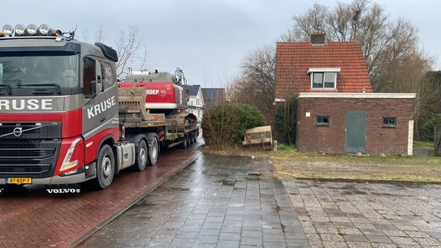 Start sloop Steenhouwershof Hoogeveen vrachtwagen met kraan